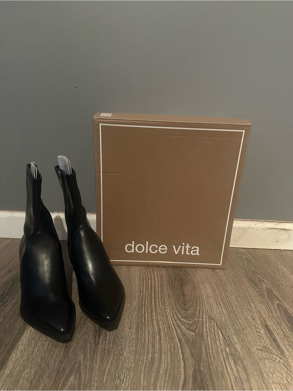 Dolce Vita Women's Black Pointed Toe Sock Booties